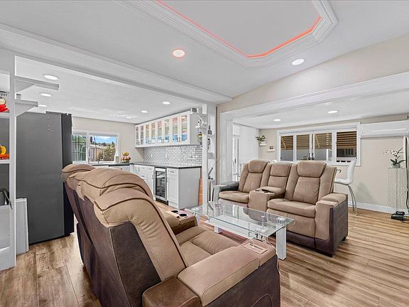 4th image of 2150 Monterey Rd #101