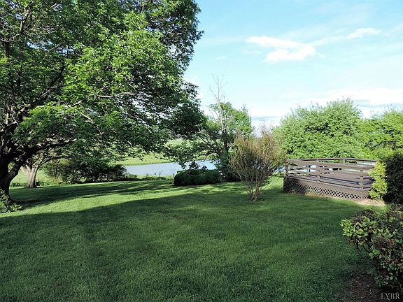 4th image of 1142 Meadowview Dr
