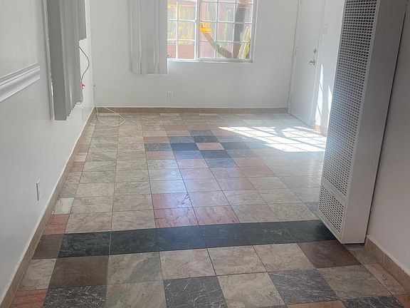 2nd image of 6317 Cahuenga Blvd