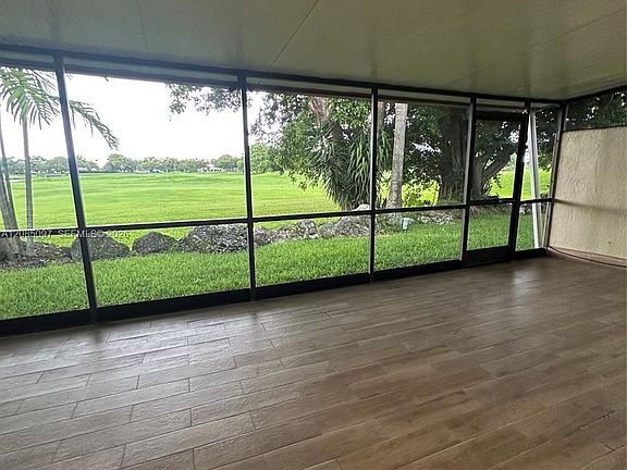 3rd image of 14357 Kendale Lakes Cir