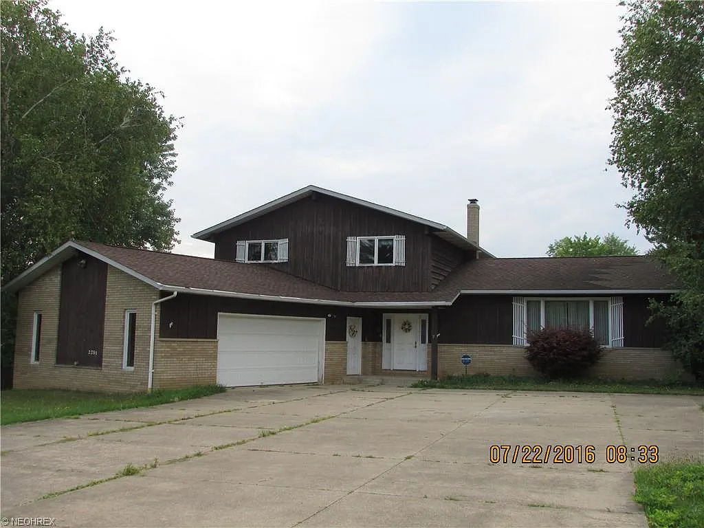 2251 N Medina Line Rd photo 1