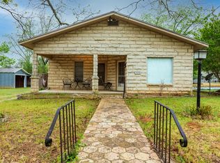 705 W Travis St, Fredericksburg, TX 78624