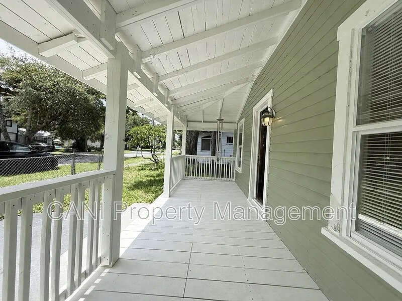 2 bed, 1.0 bath, 814 sqft, $1,495 — Photo 3