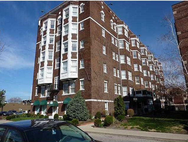 1st image of 230 E 9th St APT 514