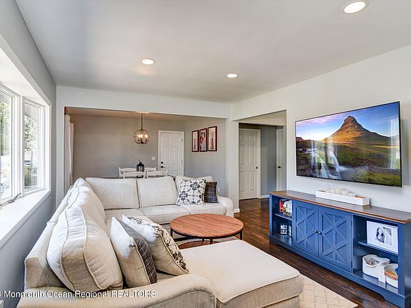 3rd image of 1103 Overlook Drive
