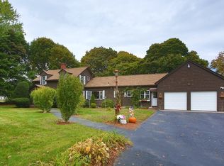 6 Park St, Lynnfield, MA 01940