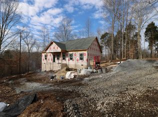 1013 Smiley Troutt Rd, Bethpage, TN 37022