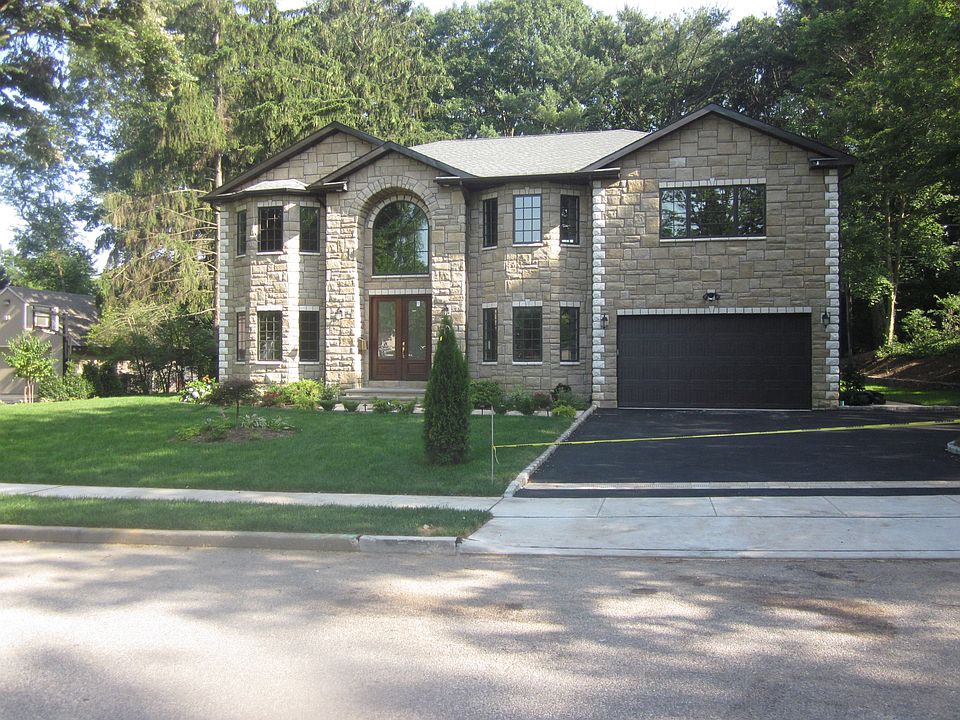 1st image of 14 Strawberry Ln