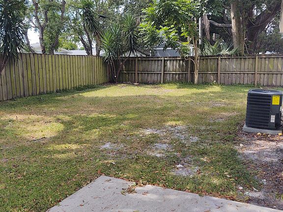 4th image of 3302 W Wallace Ave