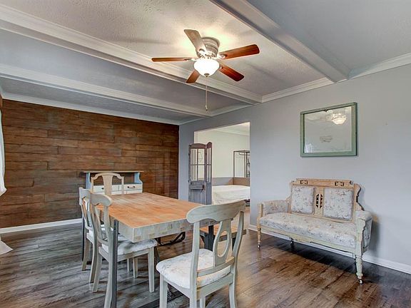 3rd image of 1411 Cottonwood Cir