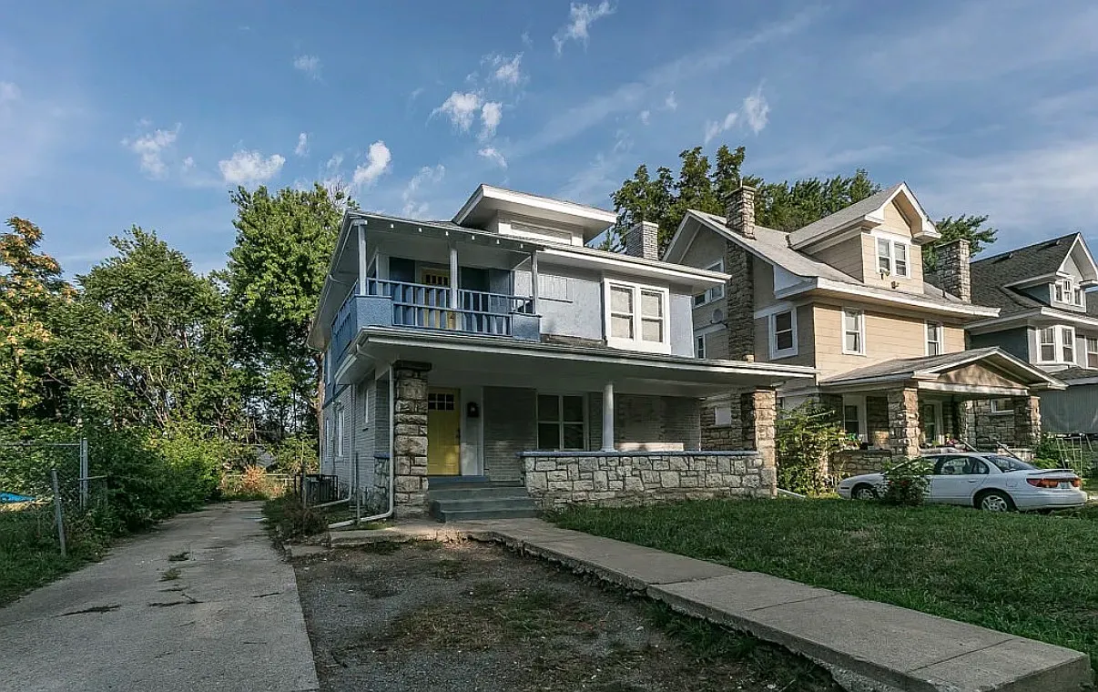 3436 Chestnut Avenue - 2 — Photo 2