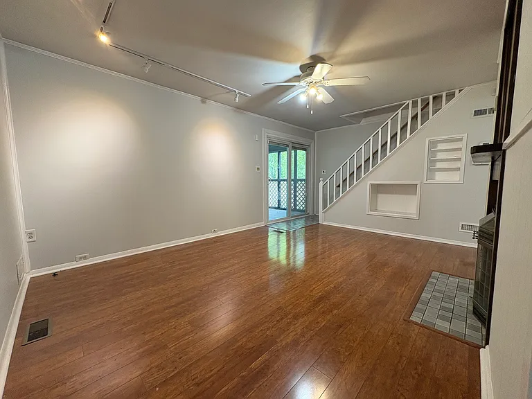 12905 Atlantic Ave — Photo 6