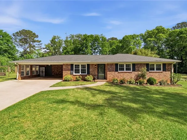 915 Pine Mnr, Marietta, GA 30066