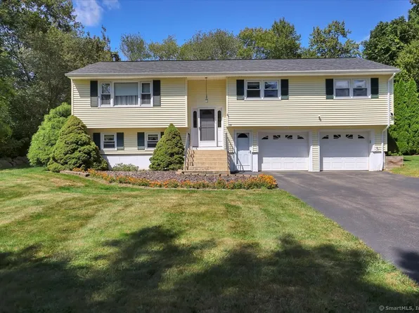 18 East Ridge Drive, Middlebury, CT 06762