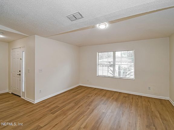 3rd image of 7466 COUNTRYMAN Lane