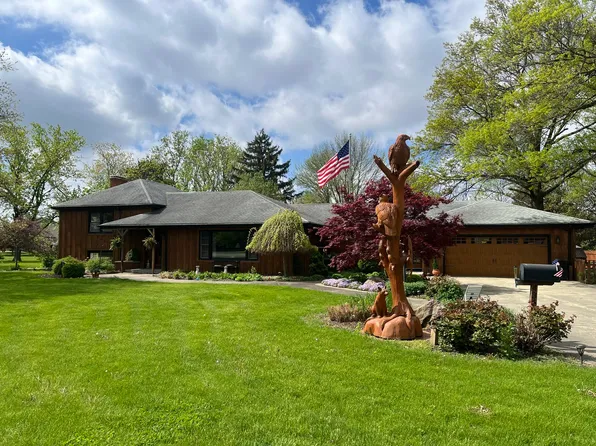 436 E Seminary Ave, Onarga, IL 60955