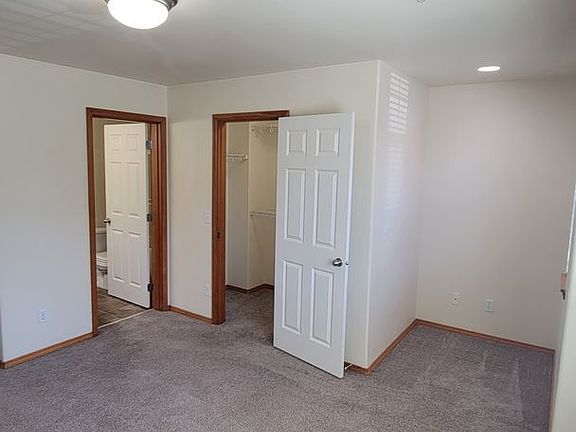 4th image of 15210 Elm St E #15213-08