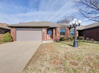 1459 E Powell St, Springfield, MO 65804