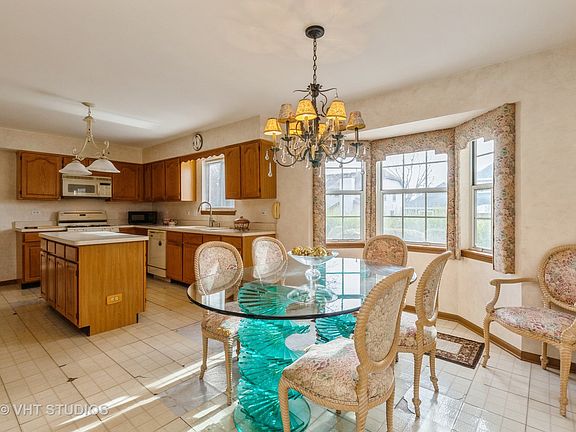 5th image of 1641 Brighton Dr