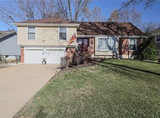 9202 W 82nd Ter, Overland Park, KS 66204