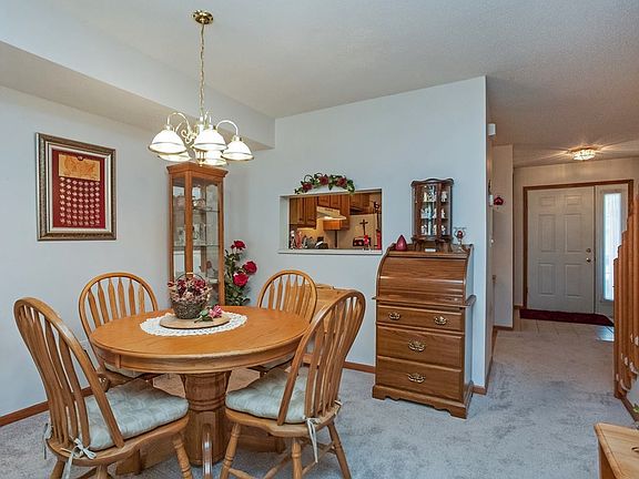 5th image of 911 Grand Avenue Ct