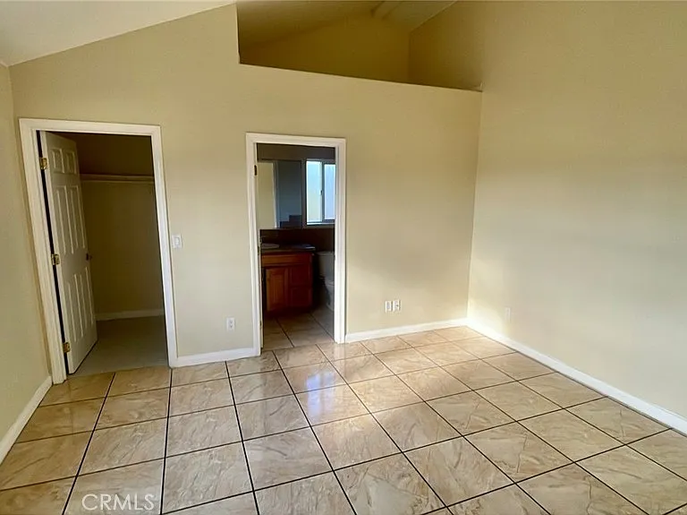 1073 W 112th St — Photo 14