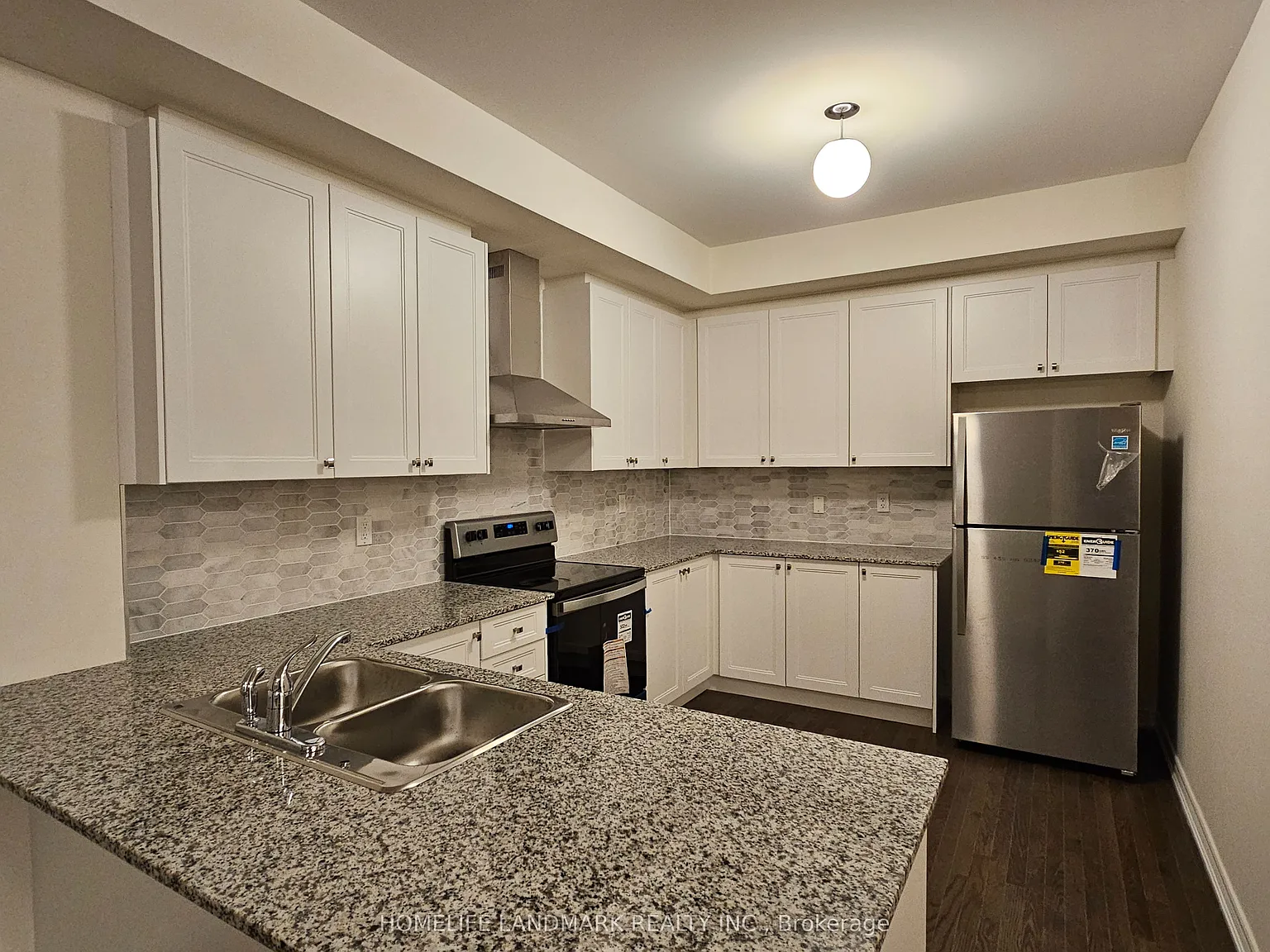 3 bed, $3,000 — Photo 3