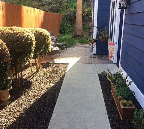 Walkway to Side Entry