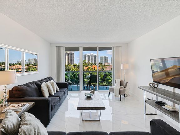 2nd image of 19370 Collins Ave APT 324