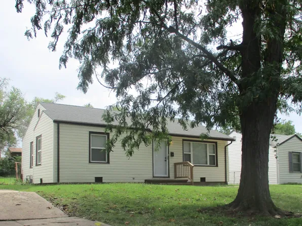 5919 E Bellaire St, Wichita, KS 67218