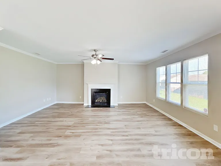 6867 Horseback Ln — Photo 2