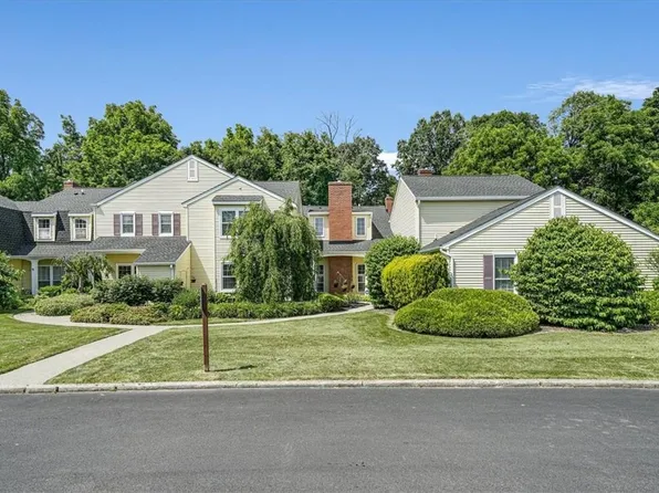 33 Weathervane Way, Warwick, NY 10990