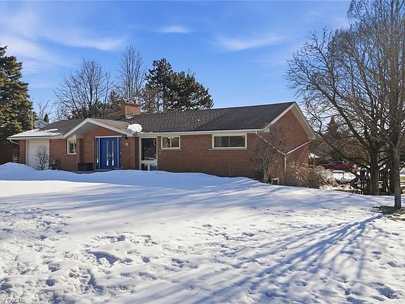 2nd image of 81 Thomson Dr