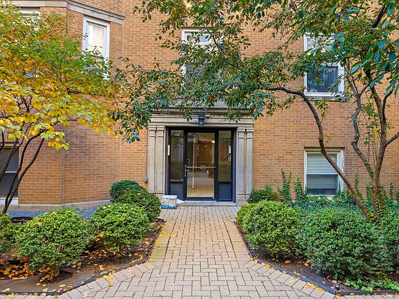 2nd image of 538 W Belmont Ave APT 2S