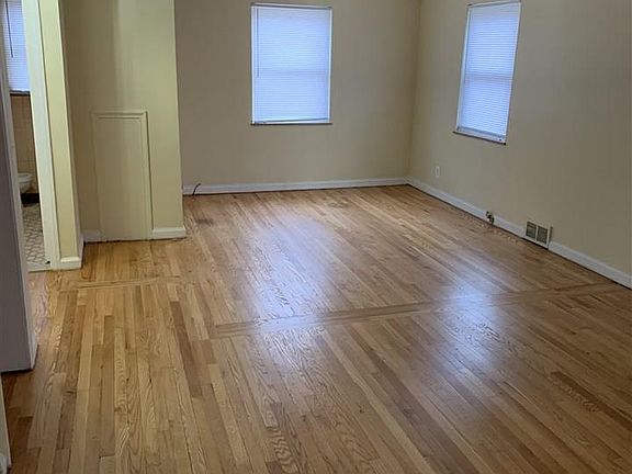 5th image of 20674 Elkhart St
