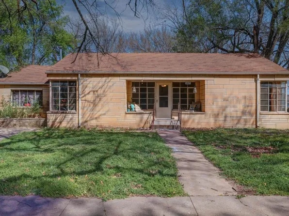 1010 Menor St, Winfield, KS 67156