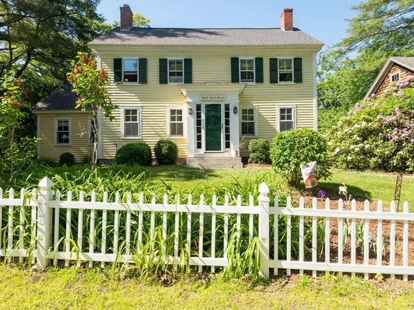 304 North St, Georgetown, MA 01833