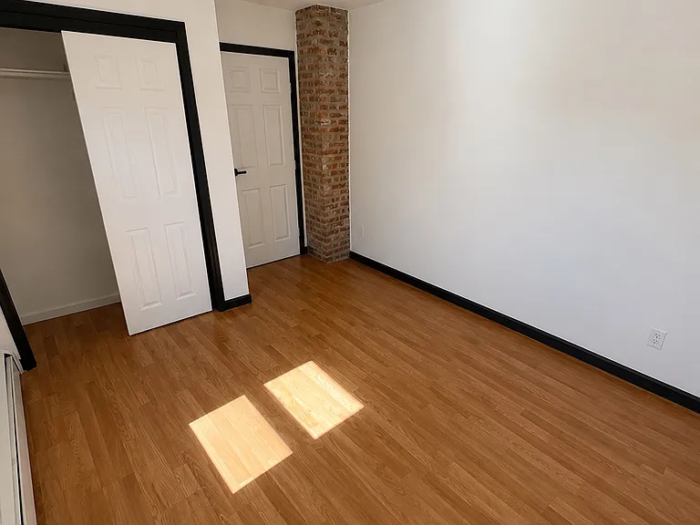 28 Monroe St #2 — Photo 5