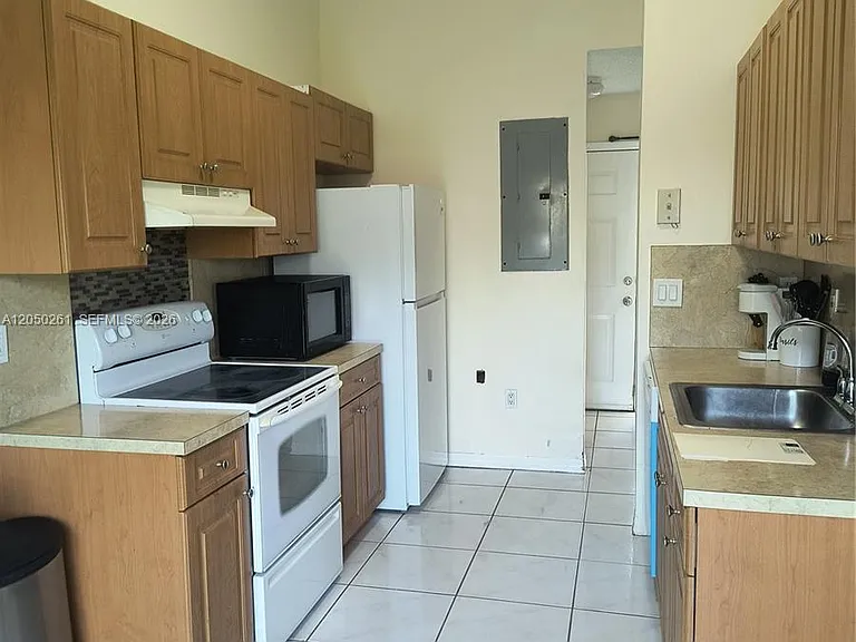 21250 NE 9th Ct #2 — Photo 16