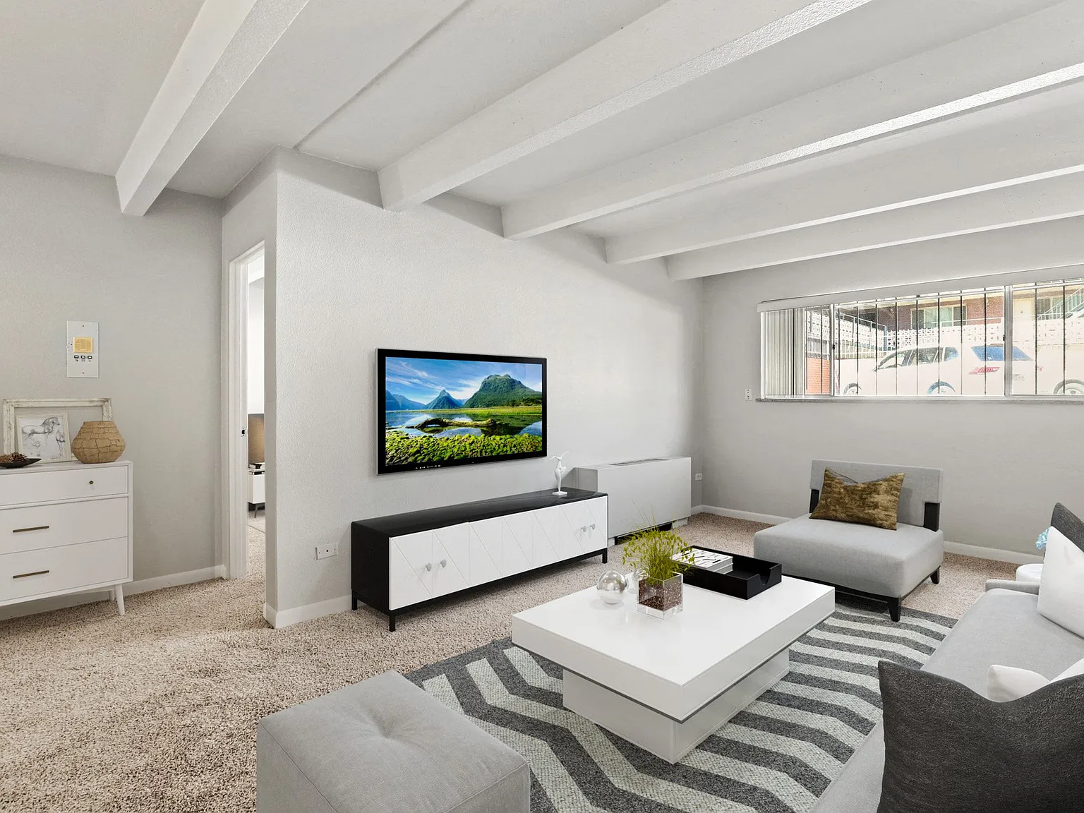 Terrace Arms Apartments — Photo 1