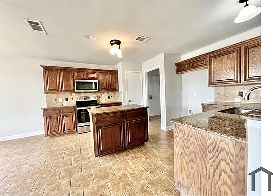 306 Lone Wolf Ct — Photo 3