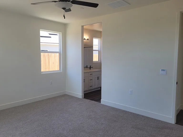 4784 Alexandra Ct — Photo 12