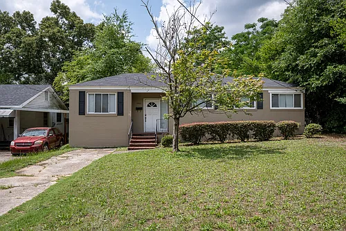 1803 Heath St Photo 1