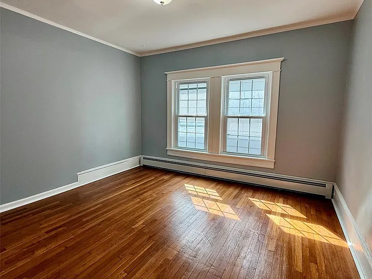 9 Arlington Pl — Photo 4