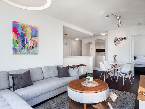 4th image of 939 Expo Blvd #1808