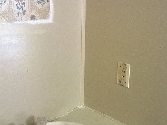 5th image of 411 Briarwood Trl