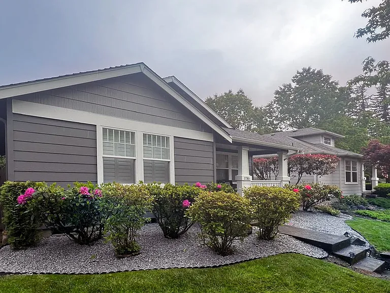 2285 Palisade Blvd — Photo 1