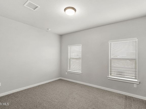 3rd image of 569 Osier Dr