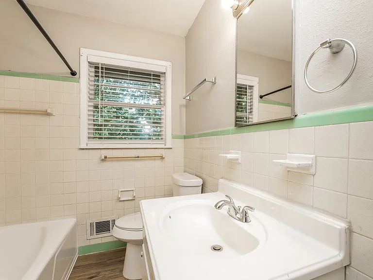 2937 Thompson Cir — Photo 16