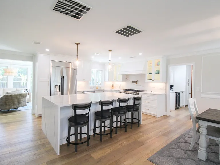 691 Russell St — Photo 29